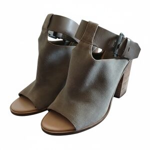 Marc Fisher size 8 Olive Green Suede Open-Toe Block Heel Sandals